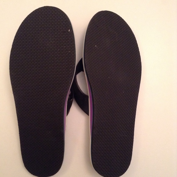 Islander Filp Flops - Picture 2 of 2